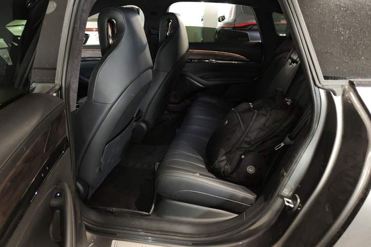 Used IM L7 2022 Dynamic Model
