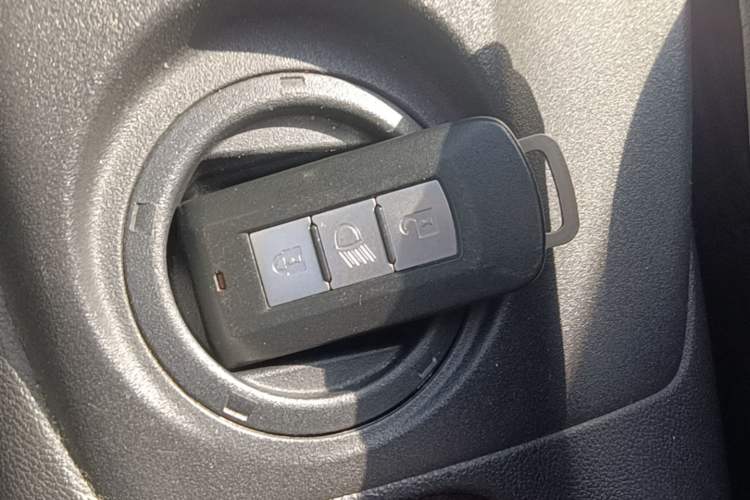 Used Peugeot 4008 2013 2.0L Two-Wheel Drive Luxury Version
