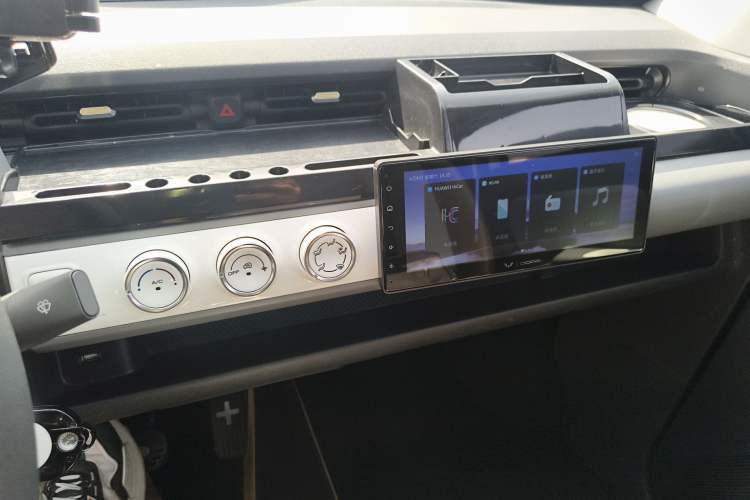 Used Wuling Hongguang MINIEV 2022 GAMEBOY 300km Enthusiast Model with Lithium Iron Phosphate