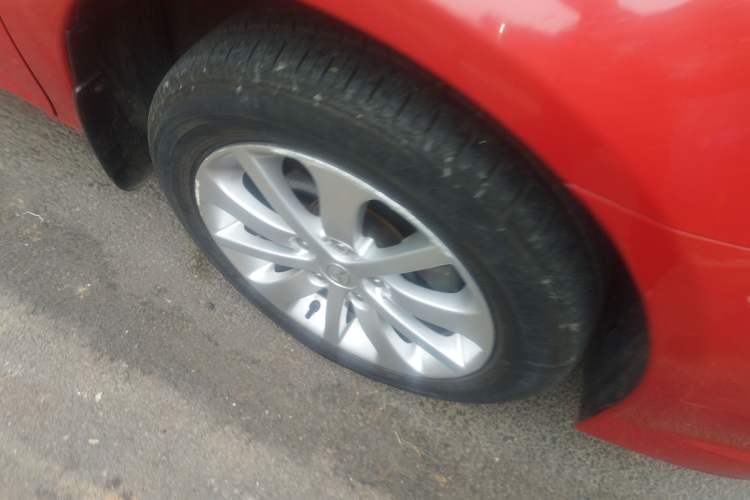 Used Mazda 6 2011 2.0L Automatic Fashion Edition Right Front Wheel Hub