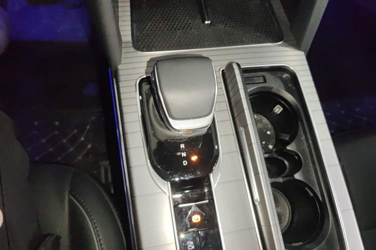 Used Hongqi HS7 PHEV 2024 2.0T PHEV Four-Wheel Drive Flagship Edition 6 Seats
