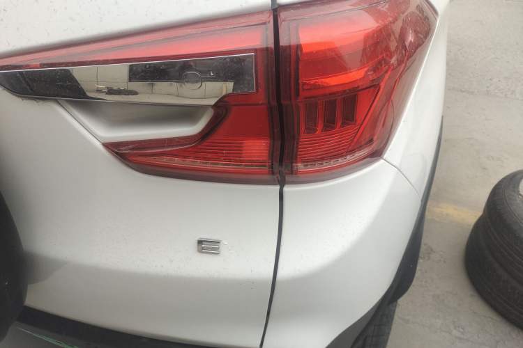 Used BYD Yuan New Energy 2019 EV535 Smart Connect Trendsetting Model
