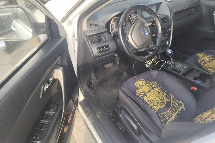 Used Bestune X80 2013 2.0L automatic comfort version
