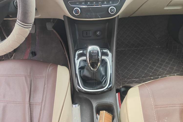 Used Buick Verano 2017 Sedan 15S Manual Entry-Level Model Gear Lever