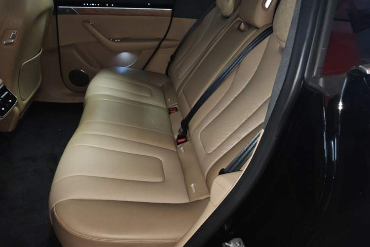 Used Hima Luxeed R7 2024 All-Electric 802 km Max
