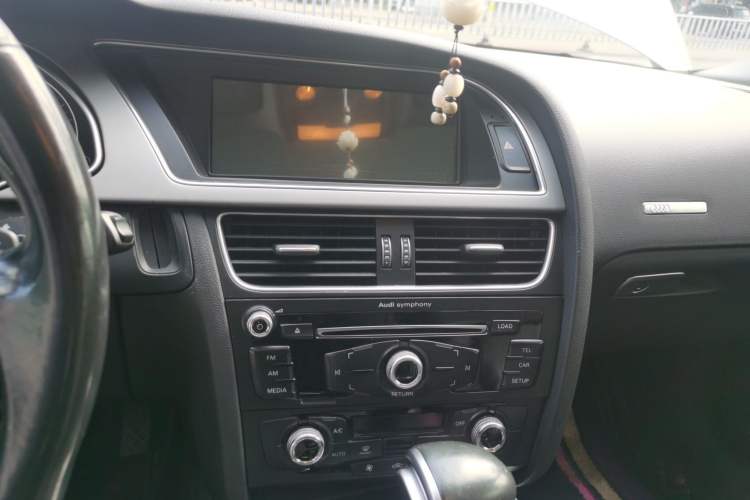 Used Audi A5 2014 Coupe 45 TFSI Audio And AC Panel