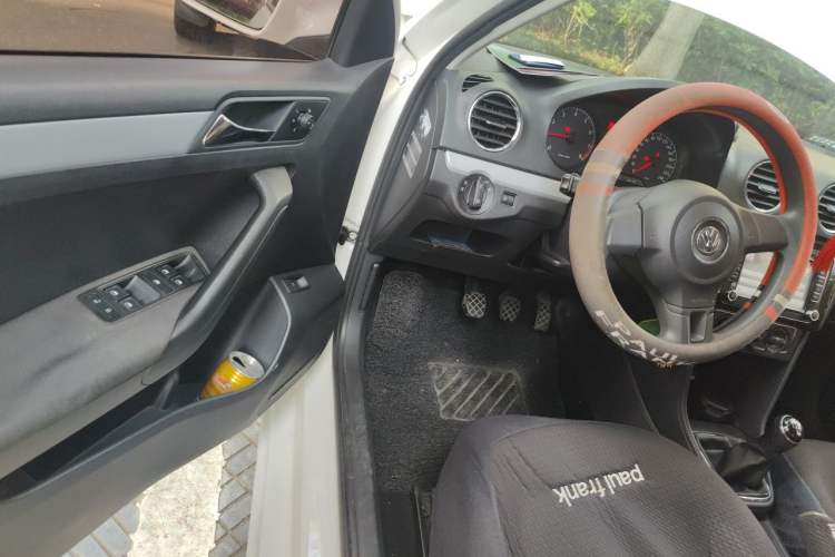 Used Volkswagen Jetta 2015 1.6L Manual Comfort Model
