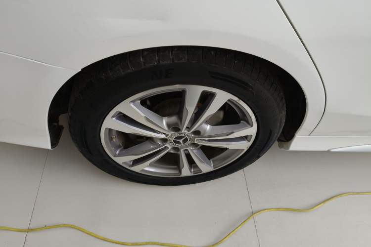 Used Mercedes-Benz C-Class 2021 C 200 L Fashion Edition Sport Version Right Rear Wheel Hub