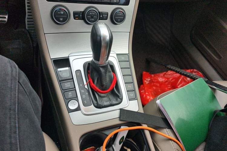 Used Volkswagen Magotan 2015 1.8TSI Prestige Model Gear Lever