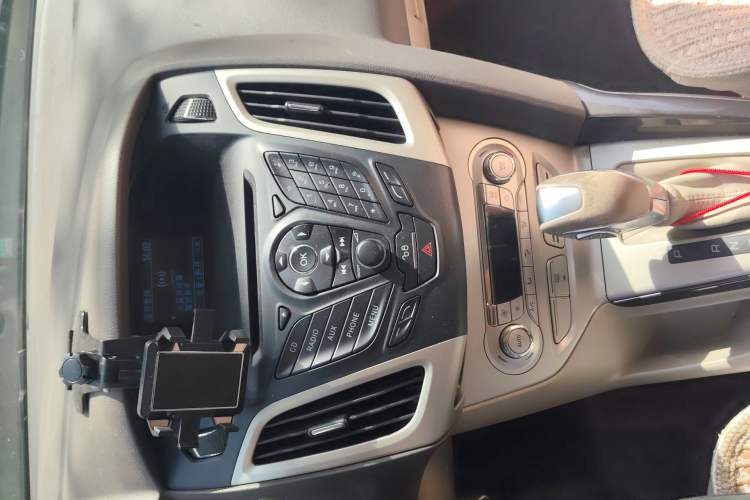 Used Ford Focus 2012 Sedan 1.6L Automatic Fashion Edition