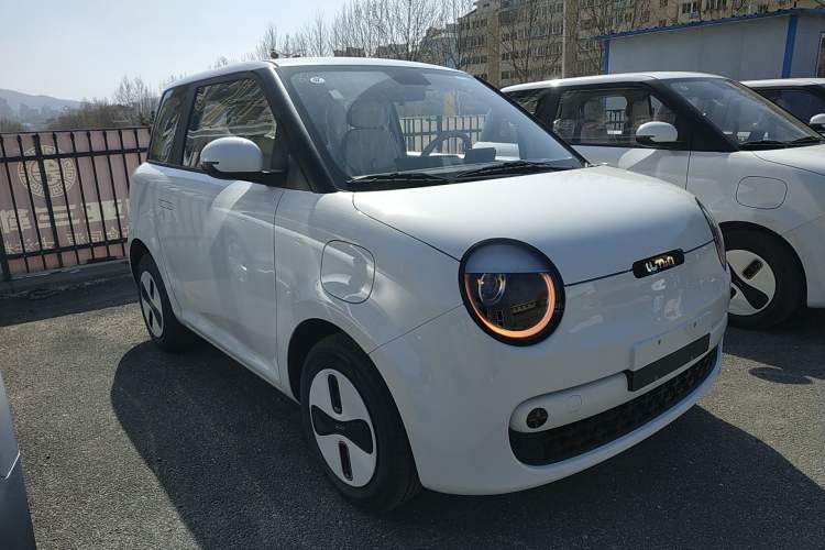 Used CHANGAN NEVO Lumin 2026 Model Treasure Edition 205km Passionate Beige Ningde Front Right 45 Deg