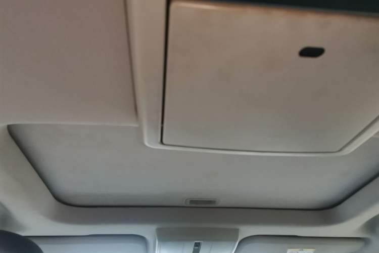 Used Dodge Journey 2013 2.4L Two-Wheel Drive Luxury Version