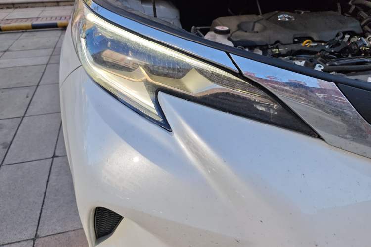 Used Toyota Granvia 2023 2.5L Hybrid Comfort Edition Right Front Headlight