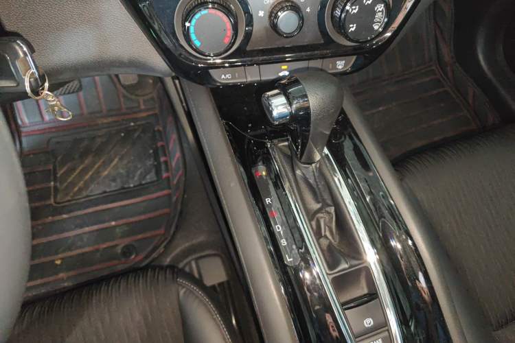 Used Honda Vezel 2020 1.5L CVT Pioneer Edition
