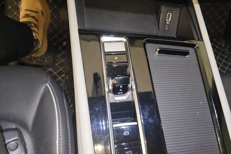 Used Volkswagen Teramont 2021 380TSI Four-Wheel Drive Prestige Luxury Edition Gear Lever