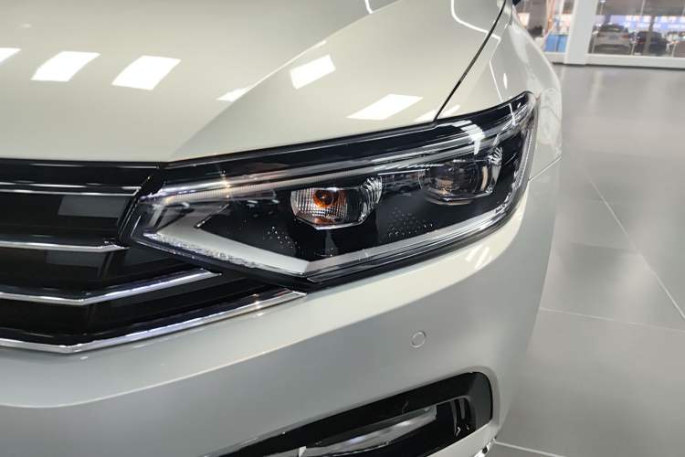 Used Volkswagen Magotan 2020 330TSI DSG Leading Model
