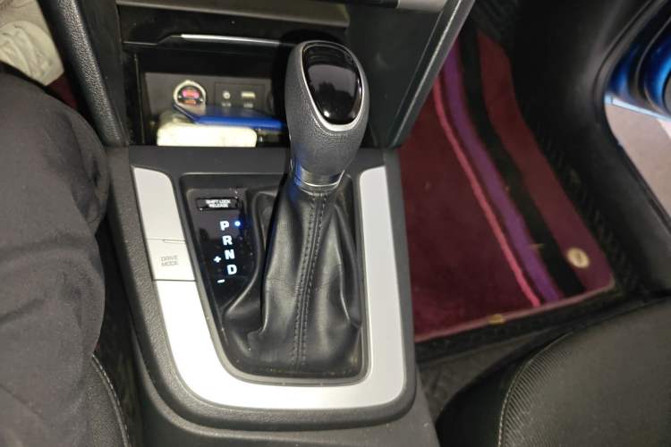 Used Hyundai Elantra (6th Generation / Lingdong) 2018 1.6L Automatic 15th Anniversary Special Edition Gear Lever