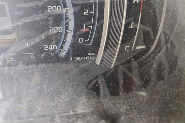 Used Geely Auto Emgrand X7 Sport 2016 1.8TD Automatic Smart Model Odometer Close Up