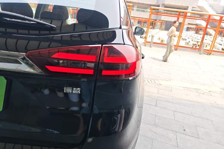 Used Geely Auto Emgrand X7 Sport 2018 1.8TD Automatic Two-Wheel Drive Smart Connect 4G Internet Edition