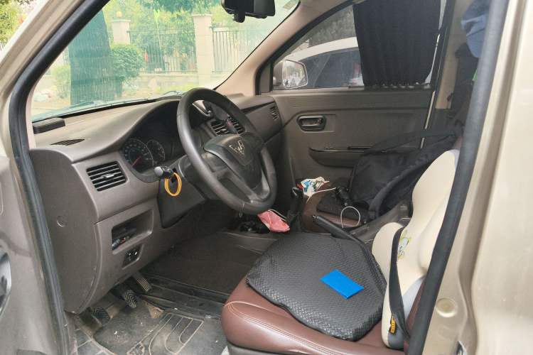 Used Wuling Rongguang V 2015 1.5L Standard Version Left Front Seat