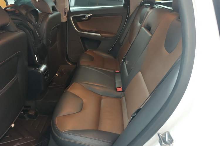 Used Volvo XC60 2017 T5 AWD Smart Upgrade Edition
