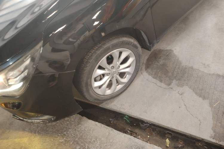 Used GAC Trumpchi GA4 2018 150N Automatic Luxury Edition Left Front Wheel Hub