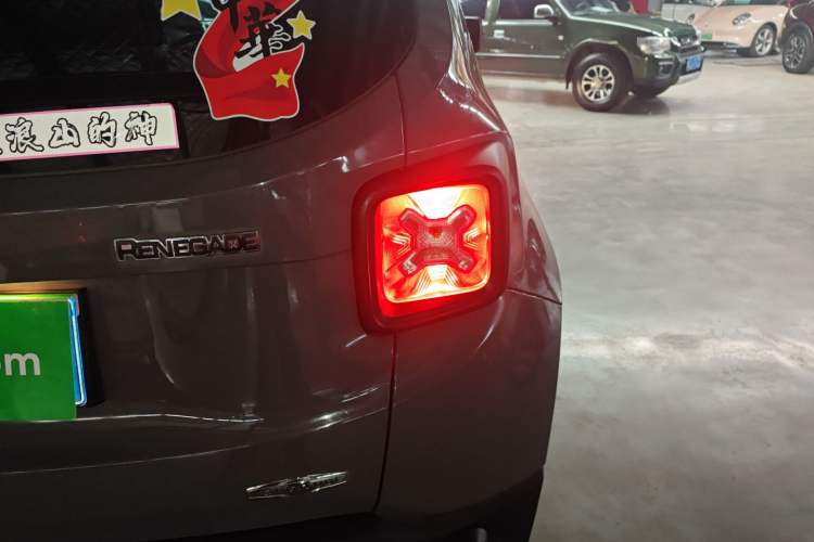 Used Jeep Renegade 2017 180T Automatic High-Energy Version
