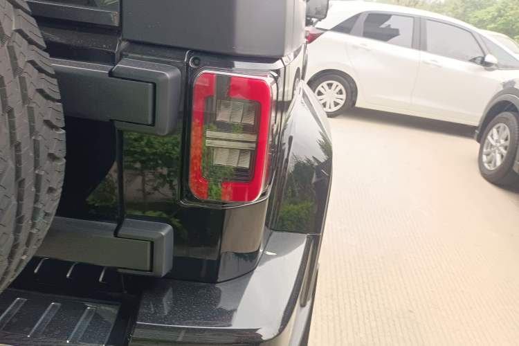 Used BAIC Off-Road BJ40 2023 2.0T Automatic Four-Wheel Drive Urban Hunter Edition Chivalrous Type Exterior 3