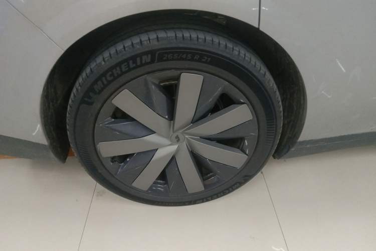 Used Li Auto i8 2025 Model Standard Version
