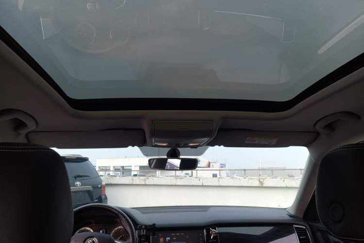 Used Skoda Kodiaq 2018 Facelifted TSI330 5-Seater Two-Wheel-Drive Luxury Enjoyment Edition