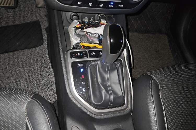 Used Hyundai ix25 2015 2.0L Automatic 4x4 Deluxe DLX