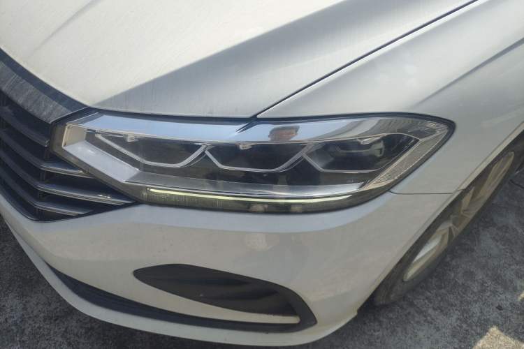 Used Volkswagen Lavida 2023 1.5L Automatic De Yi Edition Left Front Headlight