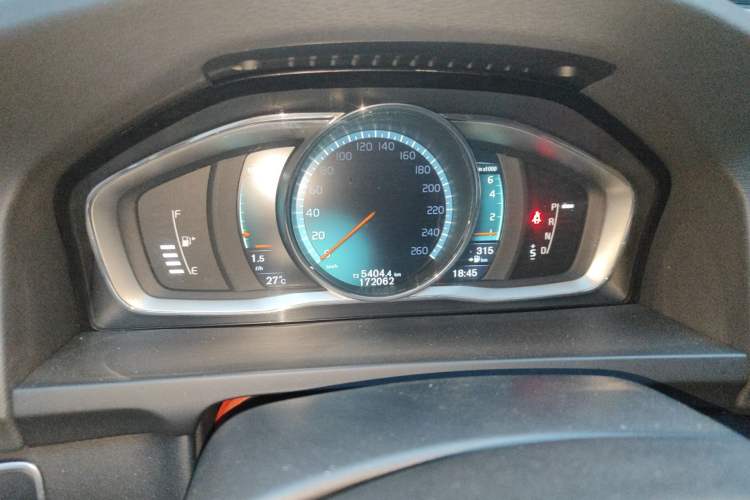 Used Volvo S60 2016 S60L T4 Zhiyuan Edition Instrument Cluster