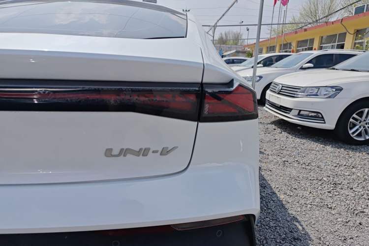 Used CHANGAN UNI-V iDD 2023 ZhiDian iDD 1.5T 113km Smart & Fun Version Right Rear Taillight