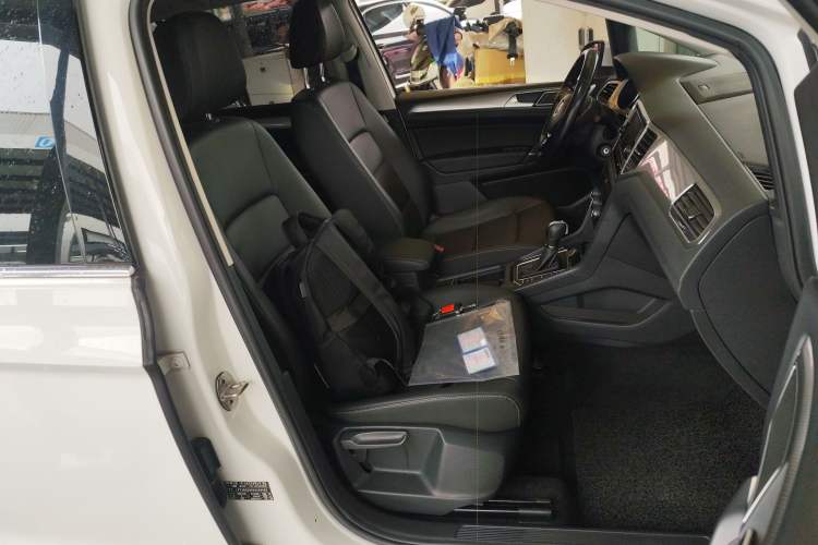 Used Volkswagen Golf Sportsvan 2019 280TSI Automatic Trendy Model China VI Standard