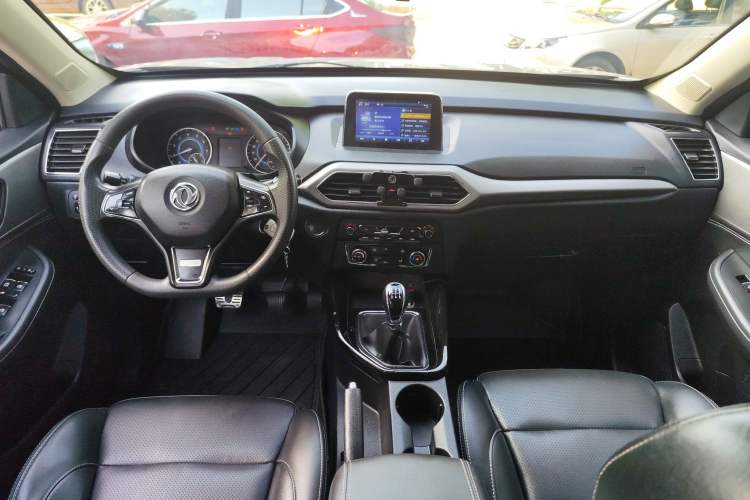 Used Dongfeng Fengon S560 2018 1.8L Manual Urban Model 7 Seats
