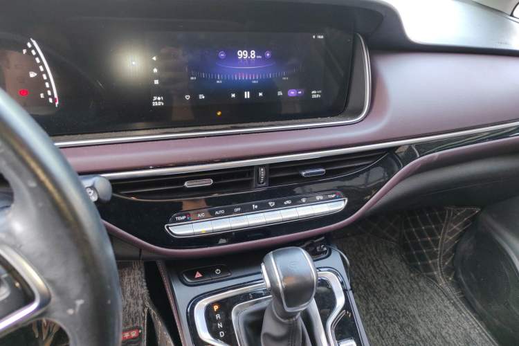 Used GAC Trumpchi M6 2021 PRO 270T DCT Luxury Edition Audio And AC Panel