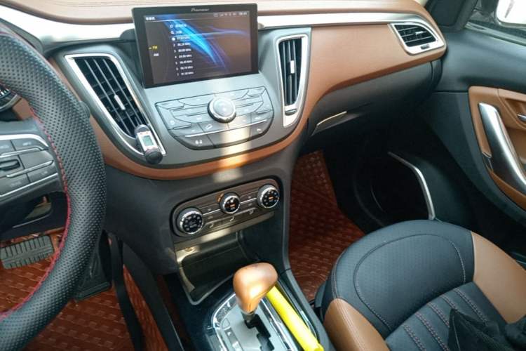 Used Soueast DX7 2017 1.5T Automatic Luxury Model
