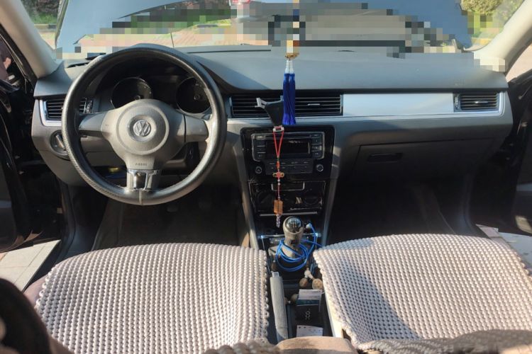 Used Volkswagen Bora 2014 1.6L Manual Fashion Edition Center Console