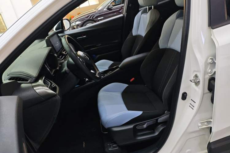 Used Toyota IZOA 2020 2.0L Yi Xiang CARE