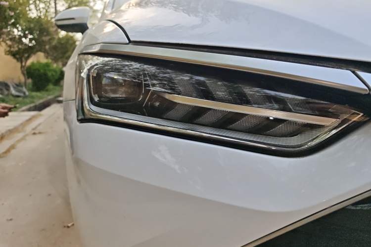 Used BYD Qin PLUS 2024 HONOR Edition DM-i 55KM Leading Model Right Front Headlight