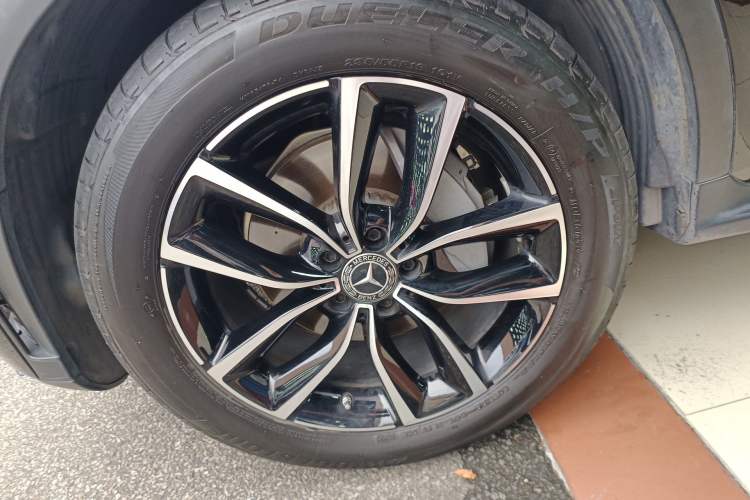 Used Mercedes-Benz GLC 2020 Facelift GLC 300 L 4MATIC Dynamic Edition Left Front Wheel Hub