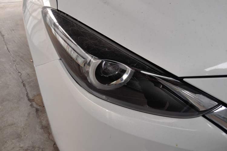 Used Mazda 3 Axela 2017 Sedan 1.5L Automatic Luxury Model Emission Standard China V
