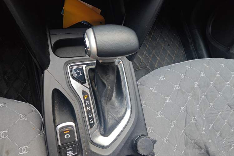 Used GAC Trumpchi GS4 2017 235T Automatic Two-Wheel Drive Elite Edition Gear Lever