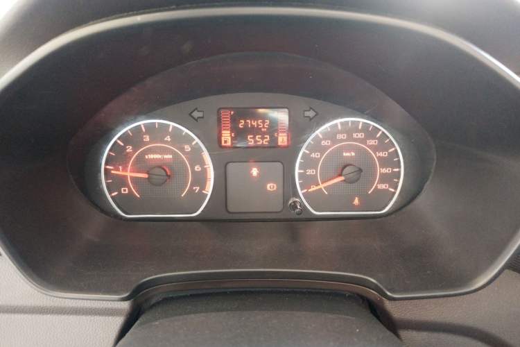 Used Wuling Hongguang V 2022 1.5L Jingqu Edition Enclosed-Window Vehicle with Electric Power Steering LAR
