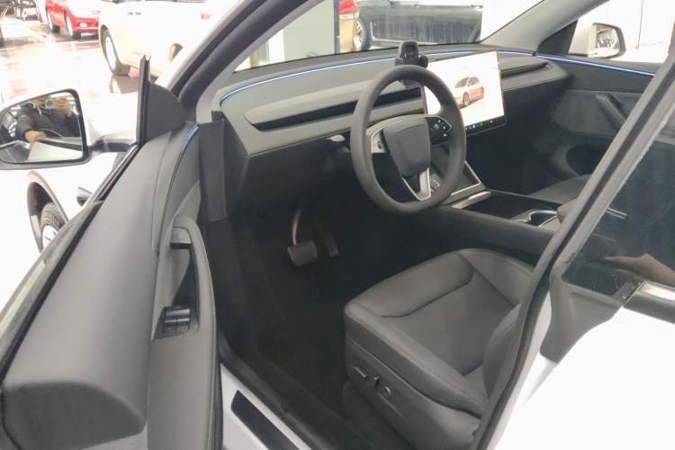 Used Tesla Model Y 2025 Rear-Wheel Drive First Edition