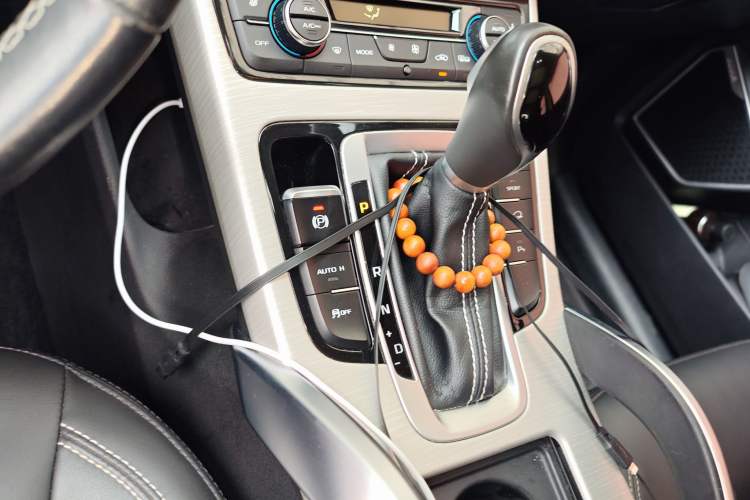 Used Geely Auto Emgrand X7 Sport 2018 Revised Version 1.8TD Automatic Two-Wheel Drive Smart Connectivity 4G-Enabled Edition