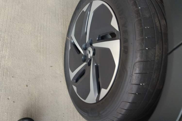 Used Nio ES6 2023 75 kWh Right Rear Wheel Hub