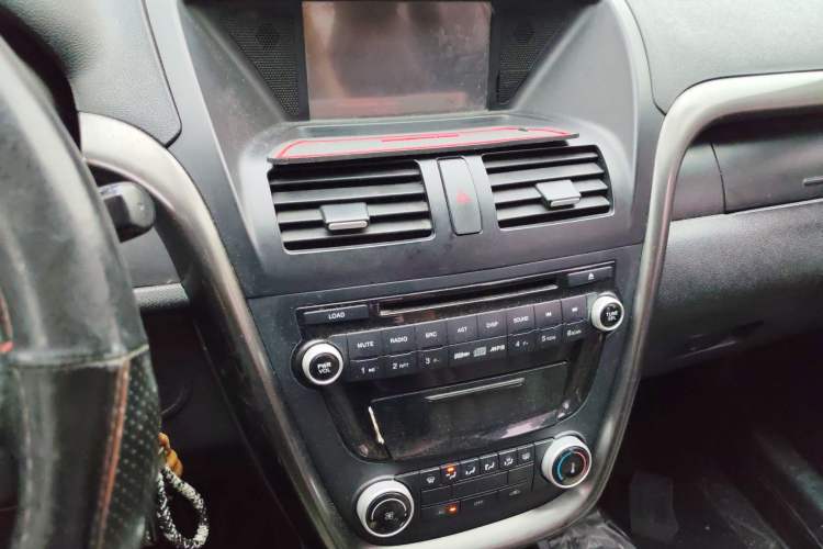 Used Bestune X80 2015 2.0L Automatic Comfort Anniversary Edition
