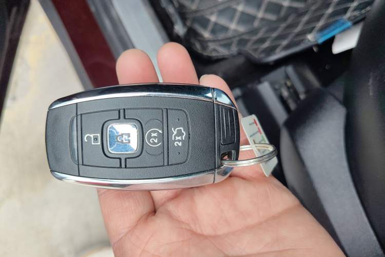 Used Lincoln MKC 2017 2.0T Two-Wheel Drive Deluxe Edition